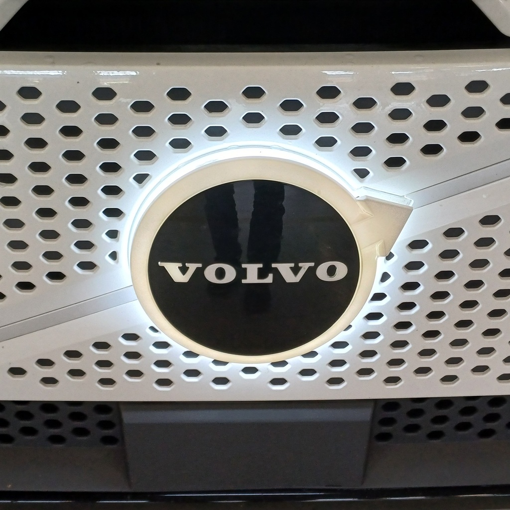 Dual Color LED Logo Lighting for Volvo FH Aero | 21cm