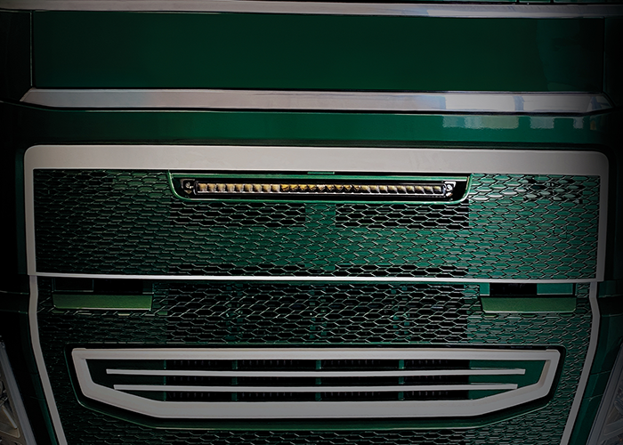 Nuuk LED Bar 30" Frontgrill kit for Volvo FH4