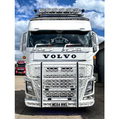 Sunvisor XXL for Volvo FH4 | 2 Bottom Lightholes