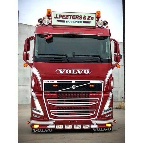 Sunvisor for Volvo FH4/4B with FWC-Camera | 5 Bottom Lightholes